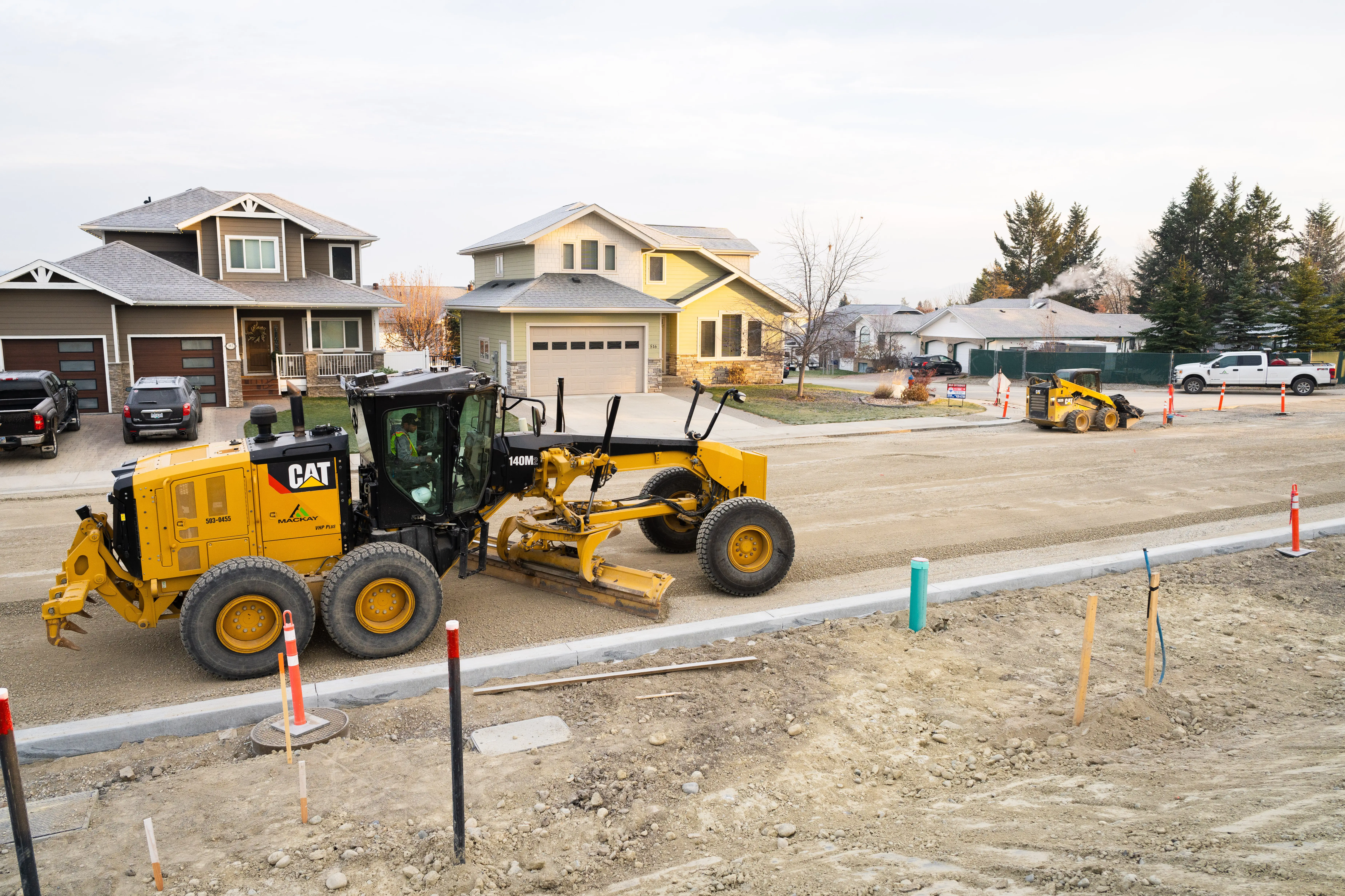 Underground pipeline installation along an excavated corridor